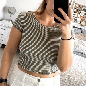 3/$30 🌸 American Eagle Green & White Stripe Short Sleeve Crop Top Size Small